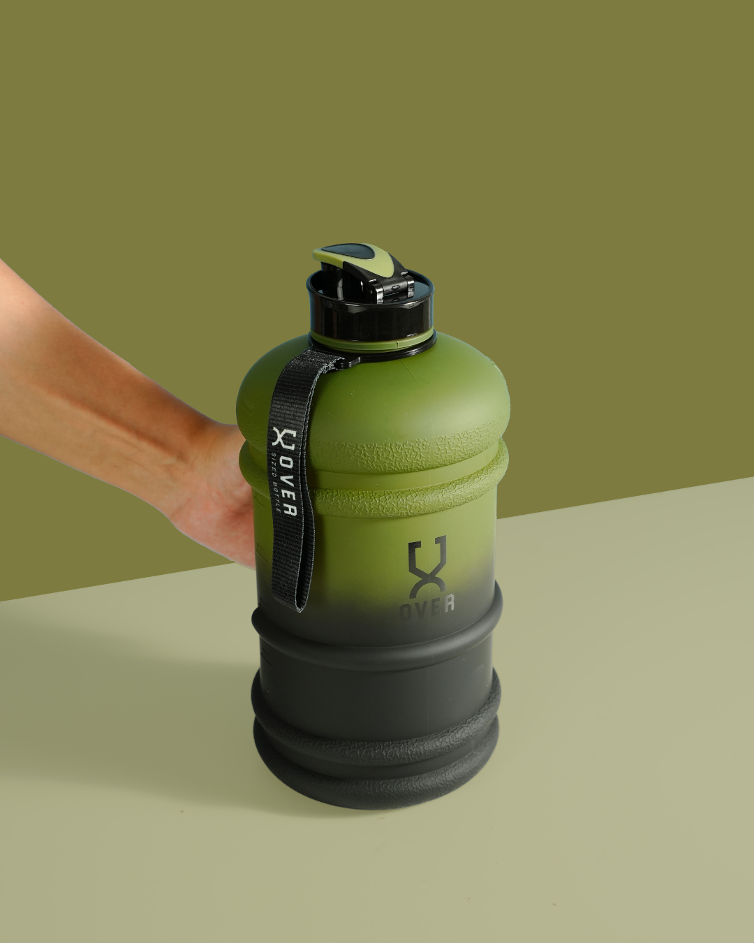 2.2L Oversized Bottle with Flip Cap