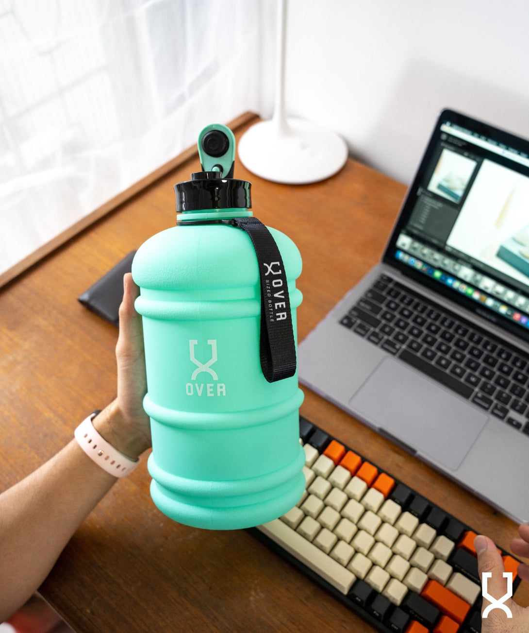 2.2L Oversized Bottle with Flip Cap