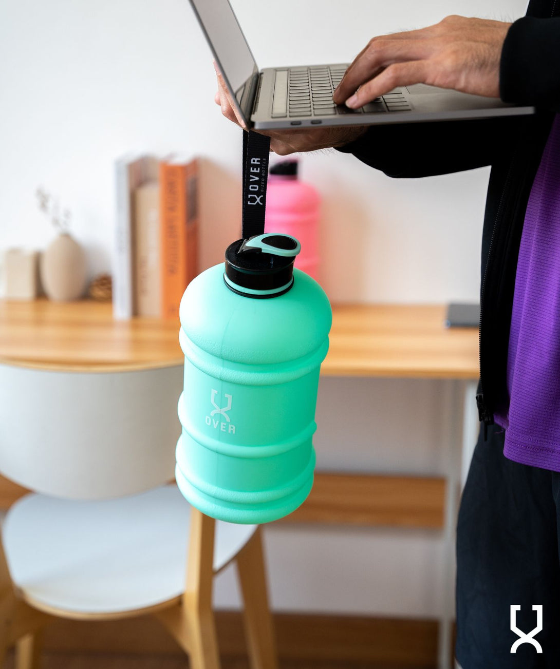 2.2L Oversized Bottle with Flip Cap